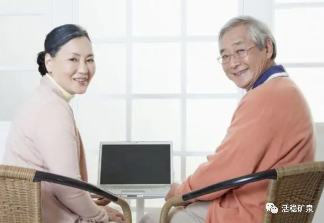 冷知识丨老年人切勿口渴了再喝水！