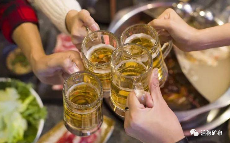 小酌怡情？调查978万人发现：经常小酌，或比偶尔喝大酒更伤身......  ......