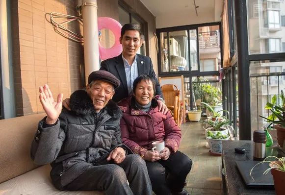 70岁患癌老人被儿子骗出国，从4000米高空一跃而下…【每天一个冷知识系列（91）】